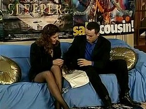 Karen Lancaume se fait baiser le cul en sous-vêtements, et Karen