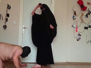 Maîtresse musulmane cannes gros esclave