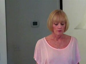 Grondé par une grand-mère amateur en colère