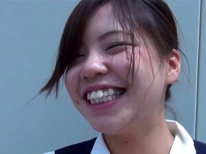 Les Asiatiques ouvrent leur chatte poisseuse