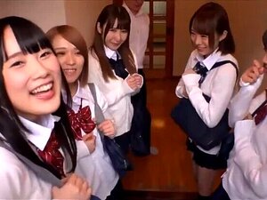 Adorable pute japonaise dans un film de sexe kinky