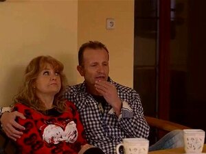 Regarde DADDY4K. Les filles italiennes goûtent le nouveau pénis de