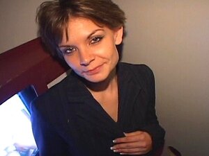 Le directeur de bureau suce des inconnus dans le gloryhole de Tampa !