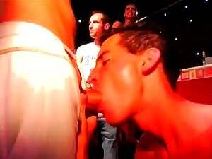 Vidéos porno gay pour les petits garçons à regarder La soirée