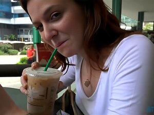Un Creampie désordonné pour la mémoire d'Emma Evins