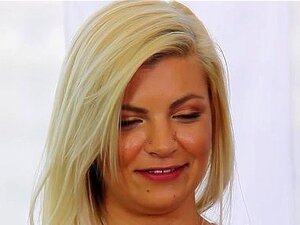 HD CastingCouch-X - La petite Alex se fait baiser