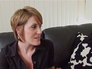 La copine laisse son copain baiser sa meilleure amie