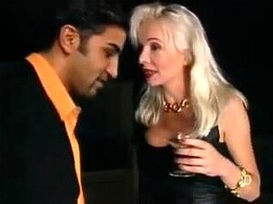 Helen Duval et Zenza Raggi, Sexy à Paris