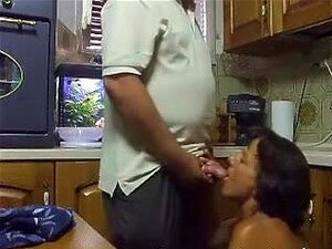 Fellation rapide et perverse dans la cuisine, Parfois, quand je suis