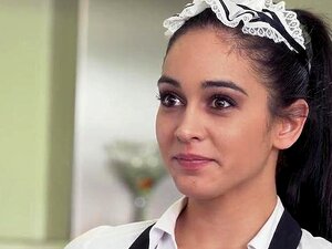 Présentations anales Ginebra Bellucci - Bonne à tout faire en
