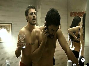 Blanca Suarez seins nus mais couverte nous montre son énorme