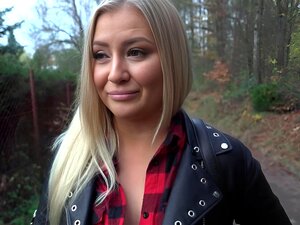 Casting Blonde Aux Yeux Bleus