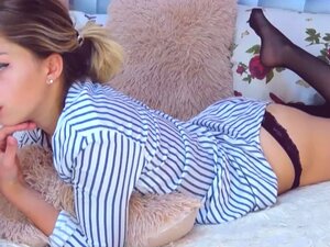 POV Géniale salope se déshabillant 01, POV Les Copains les Plus À