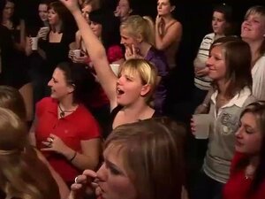 Action d'orgie intense avec des pouliches ultra sexy