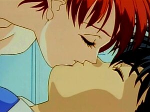 Fille hentai blonde attrapée et baisée chaudement par des