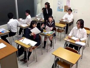 Examen anal en classe et creampie - AssCache Highlights