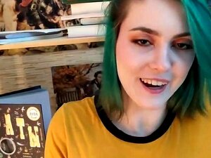 La fille d'à côté a révélé ton secret : une bite magique