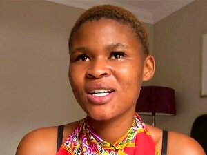 Miel tanzanien natif dans un casting amateur interracial en 4K (Noir
