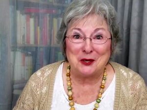 MAMIE PÉTRIT UNE PLUS GRANDE QUANTITÉ EN BAISANT DE LA POUTRE !