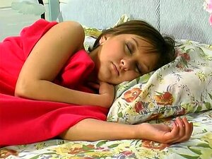 Découvrez les désirs sauvages de la provocante Gwendolen alors