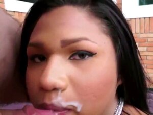 COMPILATION DE SPERME TRANS DANS LA BOUCHE