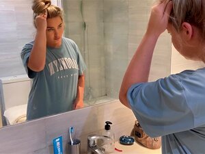 Échange de corps avec PAWG Sexy, Habillage et maquillage APERÇU