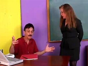 Une vieille spunker perverse aime une baise brutale et une