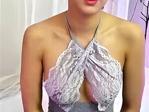 Mignonne japonaise timide mais très mignonne solo chatte fraîche