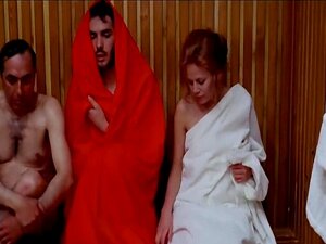 l'actrice de célébrités Britt Ekland déshabillée et scènes de