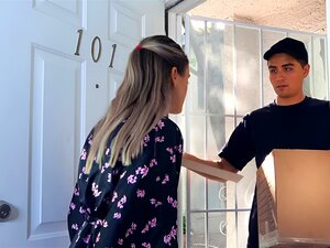 Plongez dans le délice sensuel d'une rencontre passionnée entre un