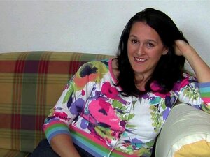 Une MILF britannique de 47 ans doit prendre son pied