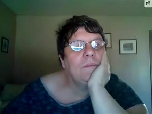 Grosse mamie amateur en webcam,