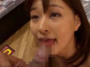 La bombe sexy yukiko suo aime les chevauchées hardcore. Une fille