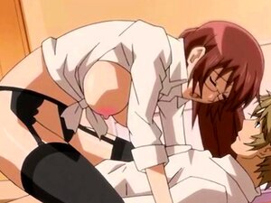Fille hentai fait une branlette avec ses pieds et baise