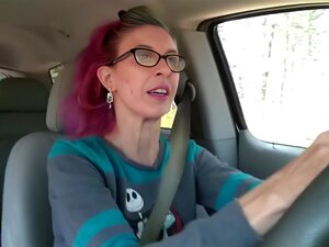 La belle-mère que j'aimerais baiser se masturbe et se défonce dans