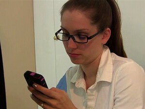 Lelu Love-Phoning Conjoint Pendant Le Temps Qui Engloutit Dong, Dans