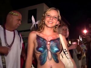 Découvrez Chelsea, la belle-belle-fille du quartier, dans une