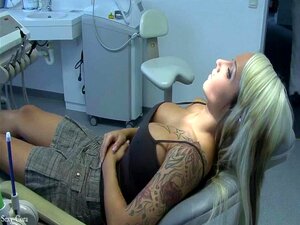 Hawt cora baisée par son dentiste