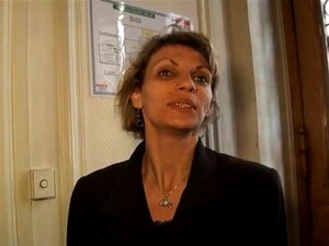 Dame de France double pénétration. Cette Dame demande aux ouvriers