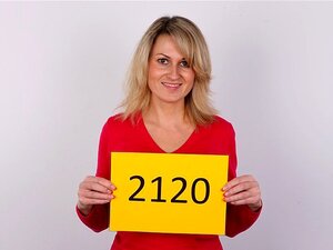 La mature tchèque Dilettante que j'aimerais baiser reçoit une charge