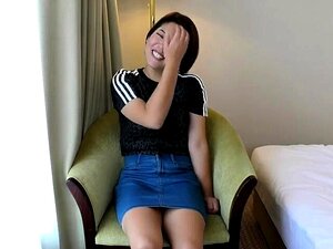 Petite amie asiatique amateur en action hardcore maison