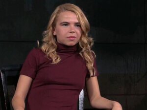 Soumise attachée fouettée en plein air, soumise attachée fouettée