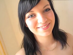 Mamie Nelli Baisée et Creampie