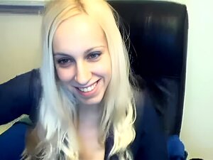 Découvrez le plaisir ultime avec une séduisante MILF blonde