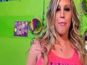 Samatha Saint se fait couvrir ses gros seins de sperme