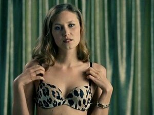 Tereza Srbova nue - 360 - 2011. Tereza Srbova a été vue dans le clip