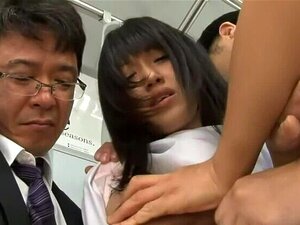 La Japonaise Kotomi Asakura se produit dans une vidéo bukkake XXX