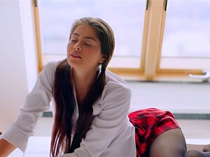 ULTRAFILMS Magnifique mannequin ukrainienne Alissa Foxy nous taquine