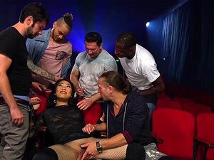 Film Fuck : Nari Park jouit à répétition alors qu'elle claque dans