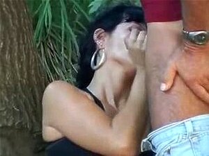 Découvrez ces amants ardents qui explorent leur désir dans la